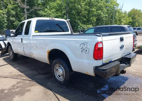 2011 Ford F-250 Xl z USA, uszkodzony, nr VIN 1FT7X2B61BEB17857